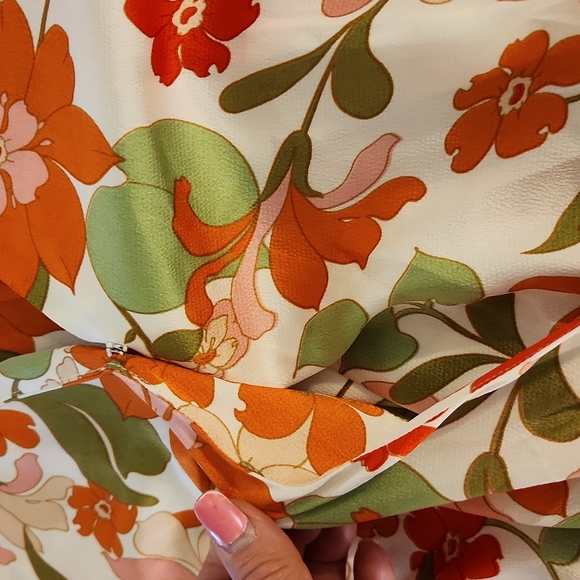 Entro Floral Magnolia Surplice Bodysuit - Picture 9 of 15